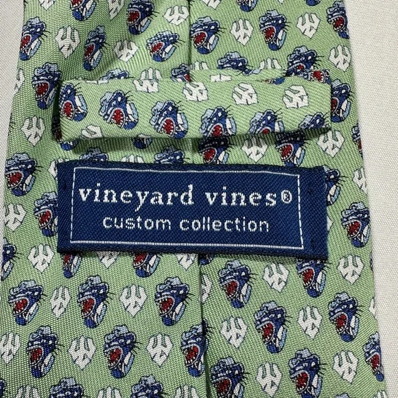Men’s Vineyard Vines Silk Tie Custom Collection - Picture 5 of 6